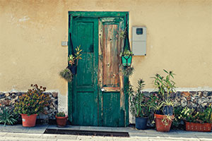 Eine Türsprechanlage bietet erhöhte Sicherheit an der Haustür